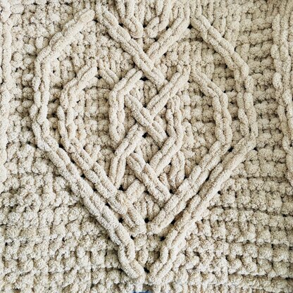 Celtic Hearts Cable Blanket