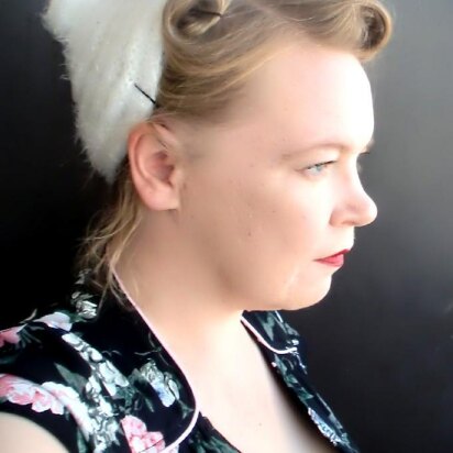 Joan Fifties-style funnel cap - knitting pattern