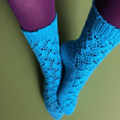 Wave Path Socks