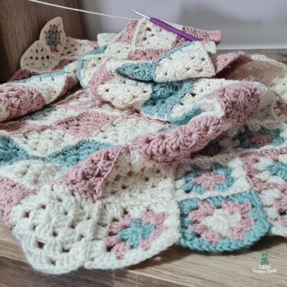 Soft Posy Baby Blanket - US Terminology