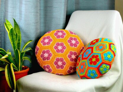 Multicolor round pillow with African Flowers