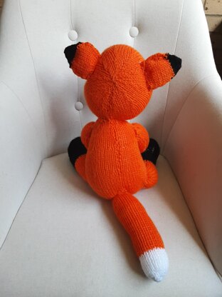 Cuddly Fox Knitting Pattern