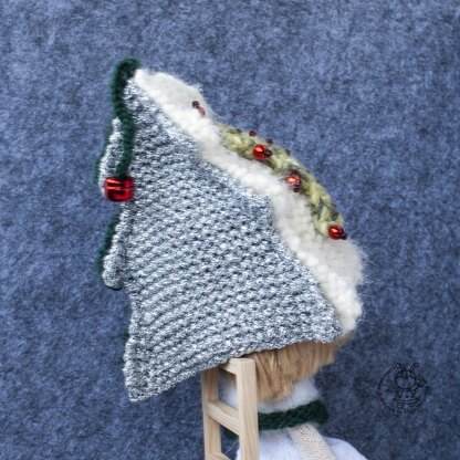 Christmas tree hat for Blythe