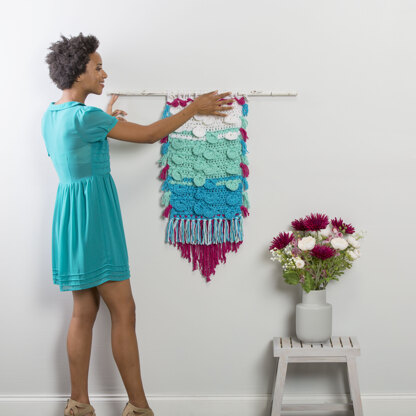 Discand Puff Wall Hanging in Premier Yarns Everyday Bulky - Downloadable PDF