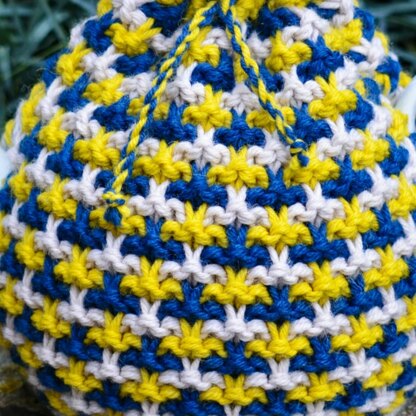Textured Tweed 4 Cup Teapot Cosy Knitting Pattern.