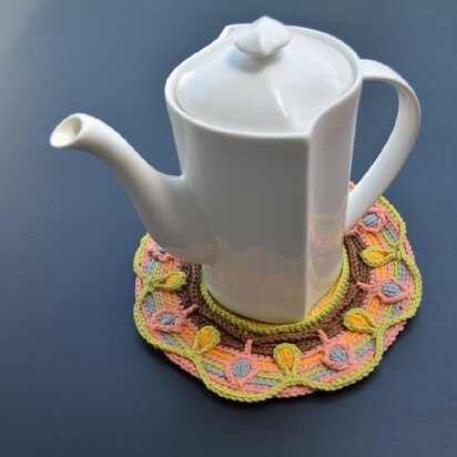 Teapot Coaster with Leaves