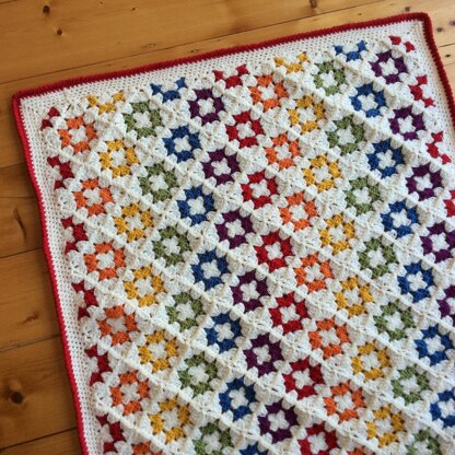 Spin Your Granny Square Crochet pattern by Stitchedupcraft | LoveCrafts