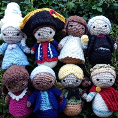 Iconic people Amigurumi crochet Antoinette Napoleon Bonaparte Aretha Franklin Thomas Edison Obama Jane Goodall Julius Caesar