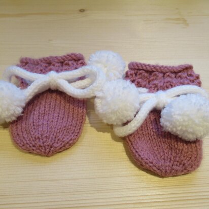 Baby Winter Lacy Cuff Mittens