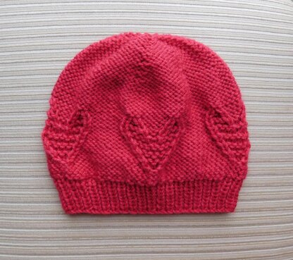 Hat with Garter Stitch Hearts for a Lady