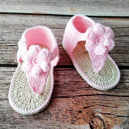 Ravelry: Criss-Cross Baby Sandals w/ Flower pattern by Heather's Craft  Corner