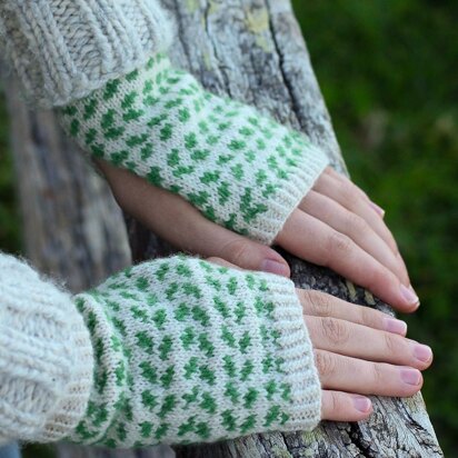 Bilberry Fingerless Mitts