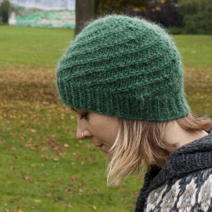 Corkscrew Beanie (Instructions to work flat)