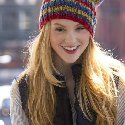 Positively Red Hook Hat in Lion Brand Heartland - L20690