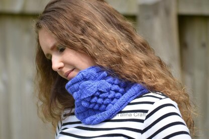 Grapevine Cowl Knitting Pattern