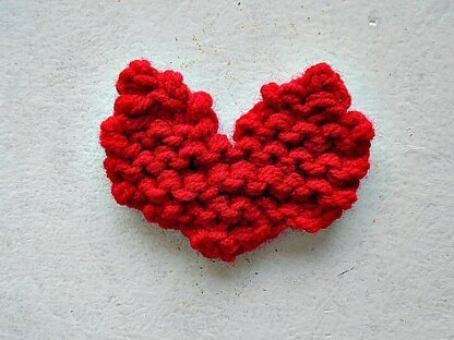 925 - Knitted Heart