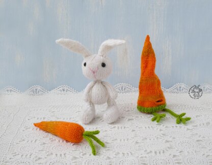 Knitted flat Easter Bunny and carrot