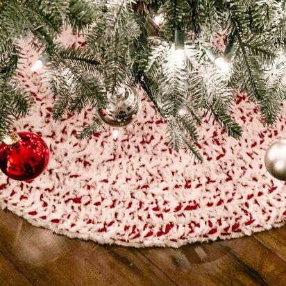 Peppermint Swirl Tree Skirt