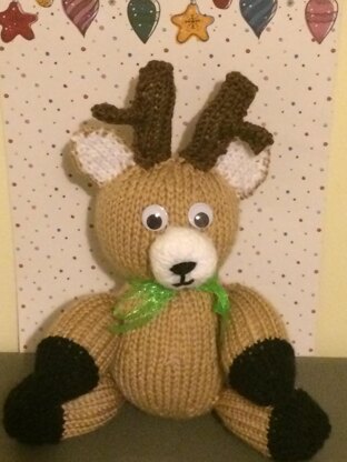 Cuddly Reindeer Pattern