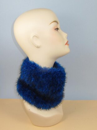 Luxury Luzia Faux Fun Fur Cowl