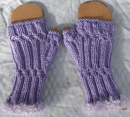 Elegant Ribbed Mitts