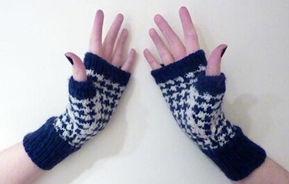 Houndstooth Handwarmers