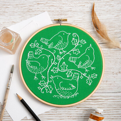 Hawthorn Handmade Wandering Wrens Embroidery Kit - 7in