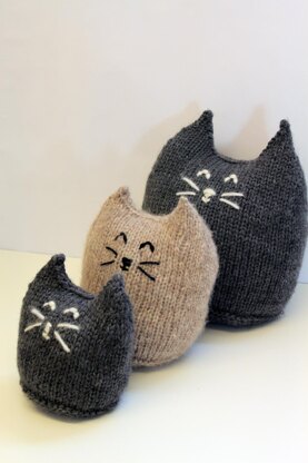 Family Purr Knitting pattern by Claire Slade | LoveCrafts