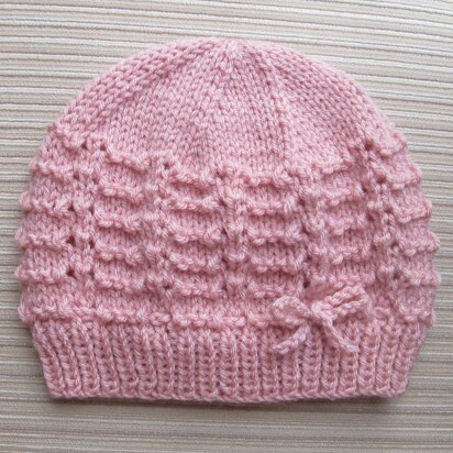 Hat in "Forest Berry" Stitch for a Lady