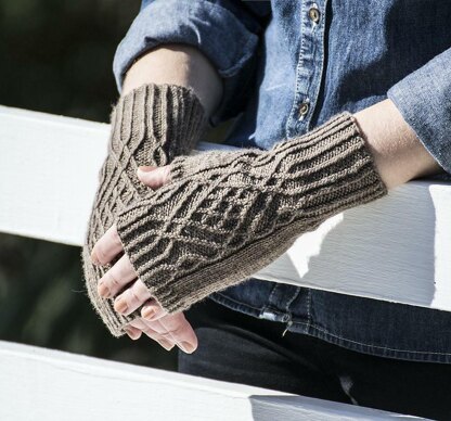 Cambre fingerless mittens