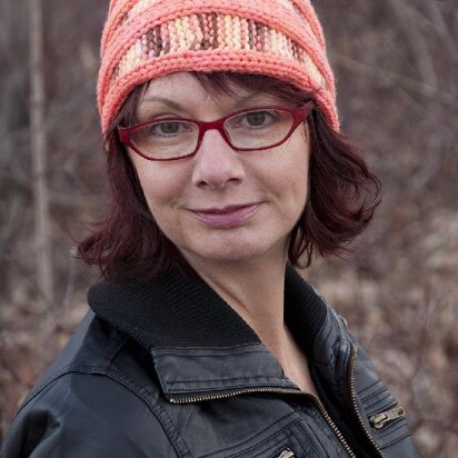 Leanne hat - knitting pattern