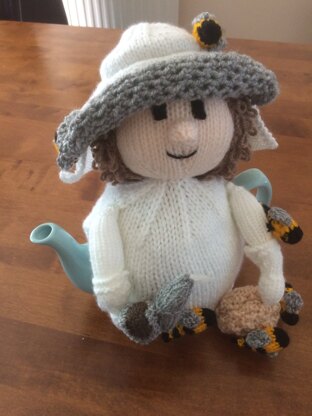 Beekeeper Tea Cosy Knitting Pattern