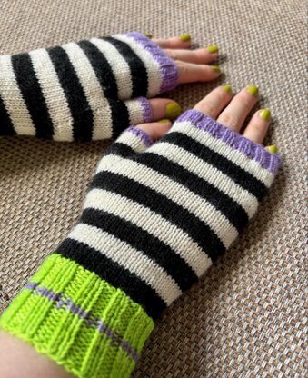 Beetlejuice Mitts