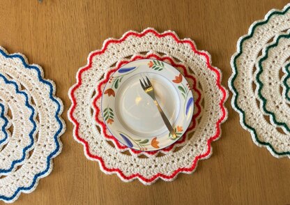 Oval placemat by HueLaVive