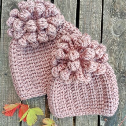 Lollypop Trail beanie hat with pom pom