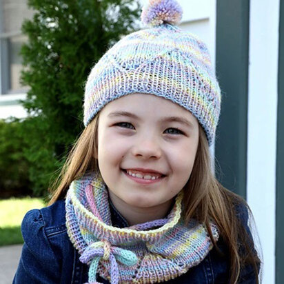 Plymouth Yarn 3129 Girl's Rib Hat and Pom Pom Cowl PDF