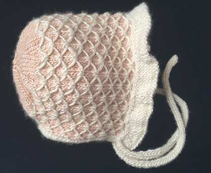 Criss Cross Applesauce Bonnet pattern