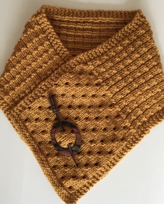 Warm gold neck warmer