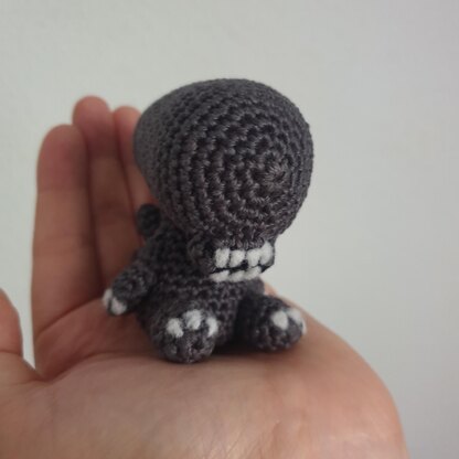 Alien Xenomorph - Crochet Amigurumi Pattern - Downloadable PDF