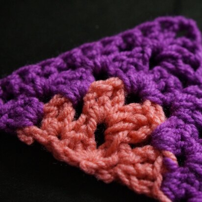 Half granny square crochet pattern