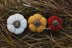 Knitted autumn pumpkins pattern in 3 sizes.