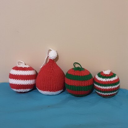 Cutie Christmas Baubles Knitting Pattern.