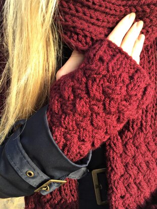 “Yvonne” scarf, hat and gloves