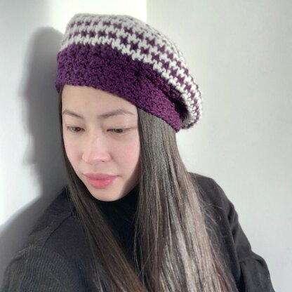 Classy Houndstooth Beret