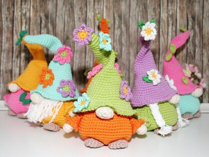 Flower Gnome - Egg Cozy