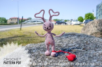 Amigurumi bunny rabbit in love