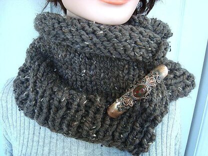 512 KNITTED CHUNKY COWL