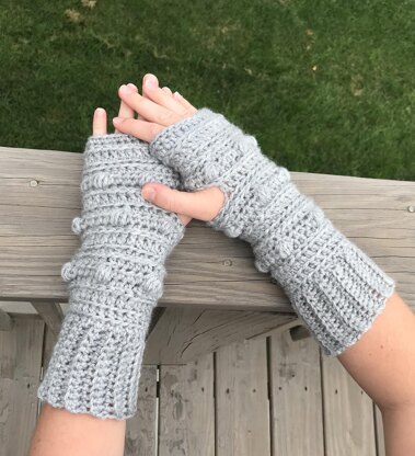 Snow Drifts Fingerless Gloves