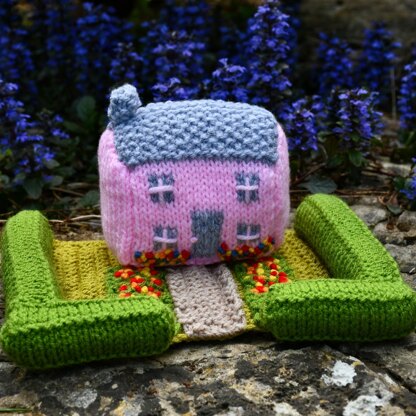 English Country Cottage Toy Knitting Pattern.