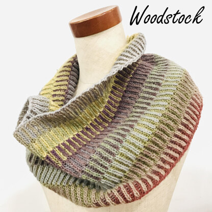 Freia Fine Handpaints Sidestep Cowl PDF